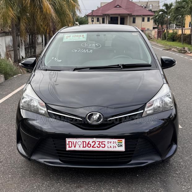 Toyota Vitz 1.3 AWD 5dr 2015 Black