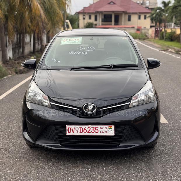 Toyota Vitz 1.3 AWD 5dr 2015 Black