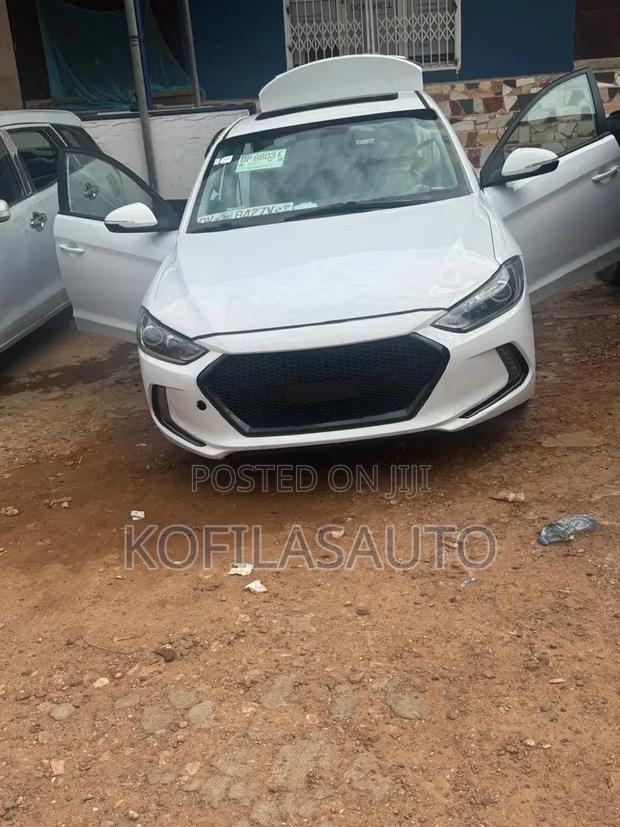 Hyundai Elantra 2018 White