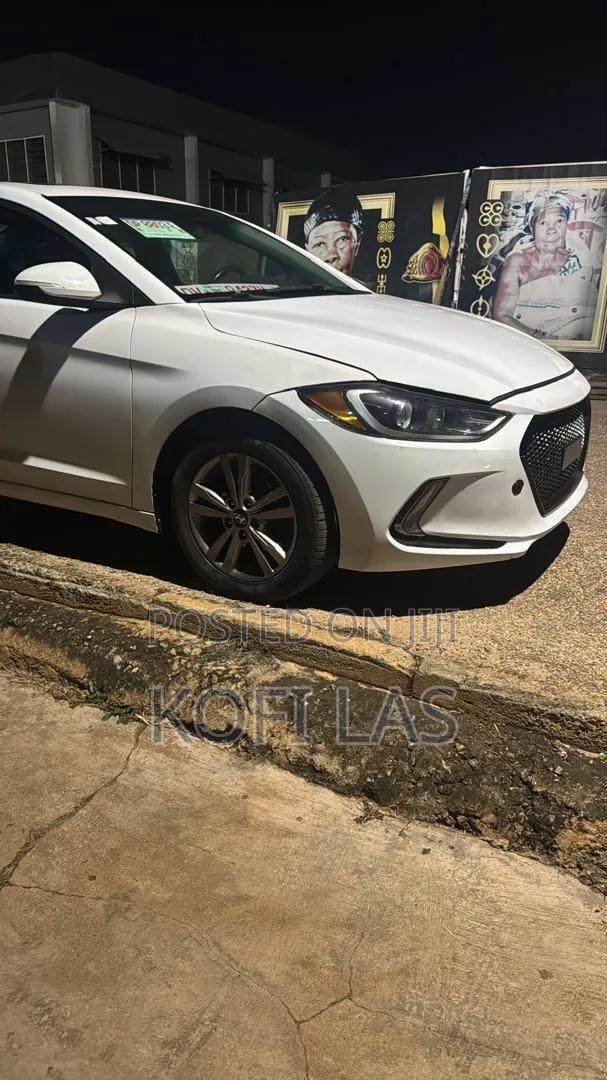 Hyundai Elantra 2018 White