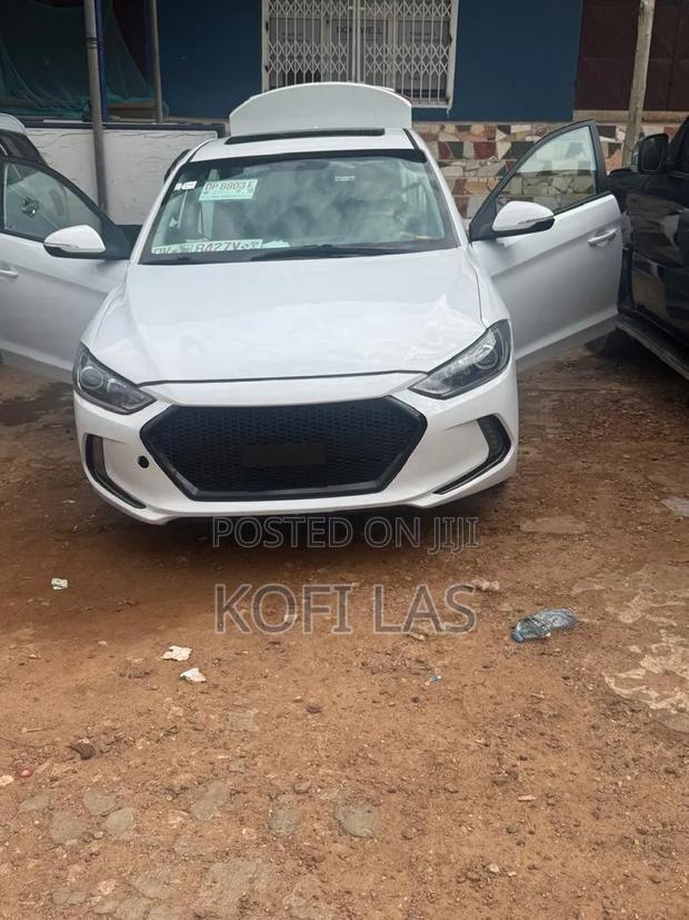 Hyundai Elantra 2018 White