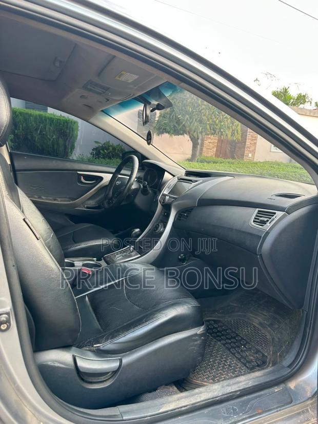 Hyundai Elantra Limited 4dr Sedan (1.8L 4cyl 6A) 2014