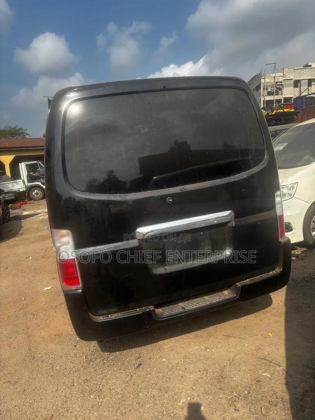 Nissan Caravan 2013 Black