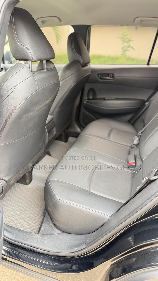 Toyota Corolla Cross XLE 2025 Black