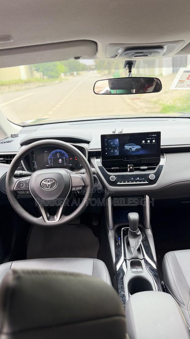 Toyota Corolla Cross XLE 2025 Black