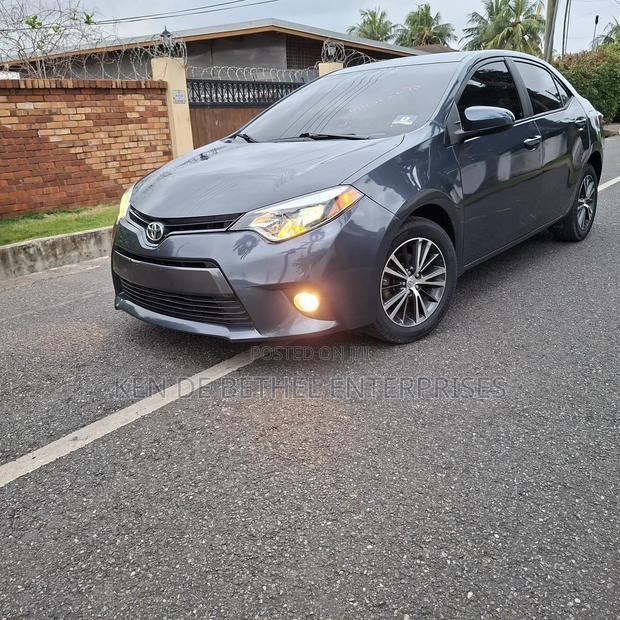 Toyota Corolla 2016 Gray