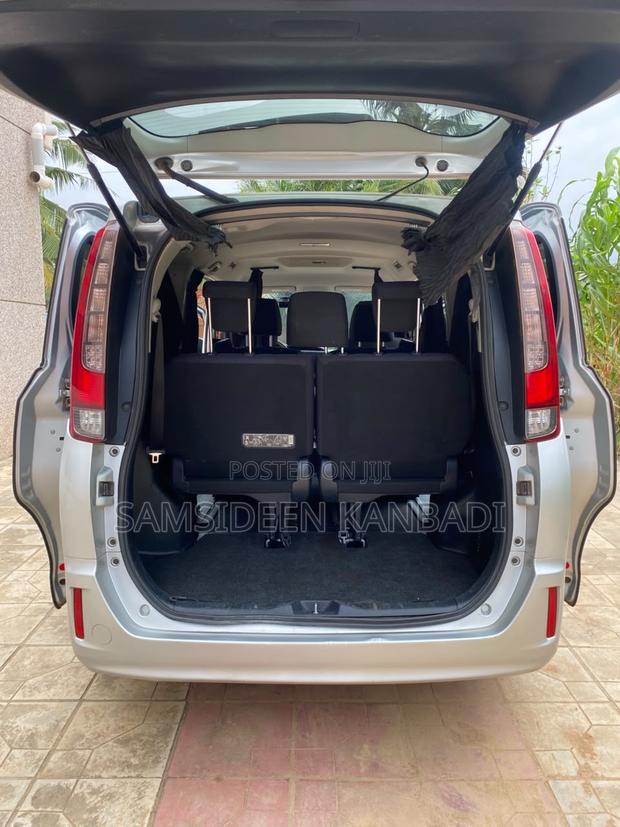 Toyota Voxy 2015 Silver