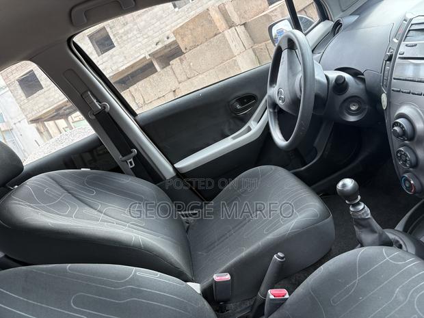 Toyota Yaris 2010 Gray