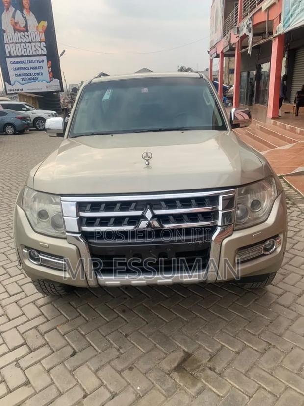 Mitsubishi Pajero 2018 Beige