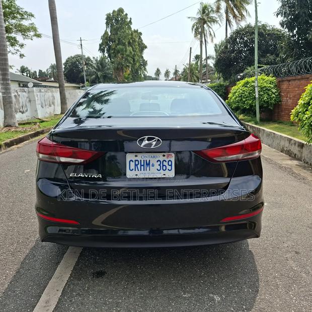 Hyundai Elantra 2017 Black