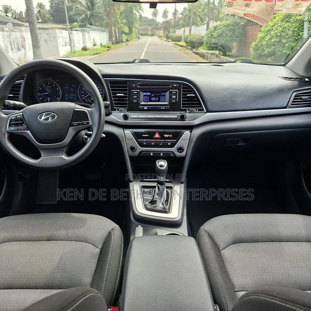 Hyundai Elantra 2017 Black