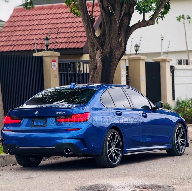 BMW 330i 2021 Blue