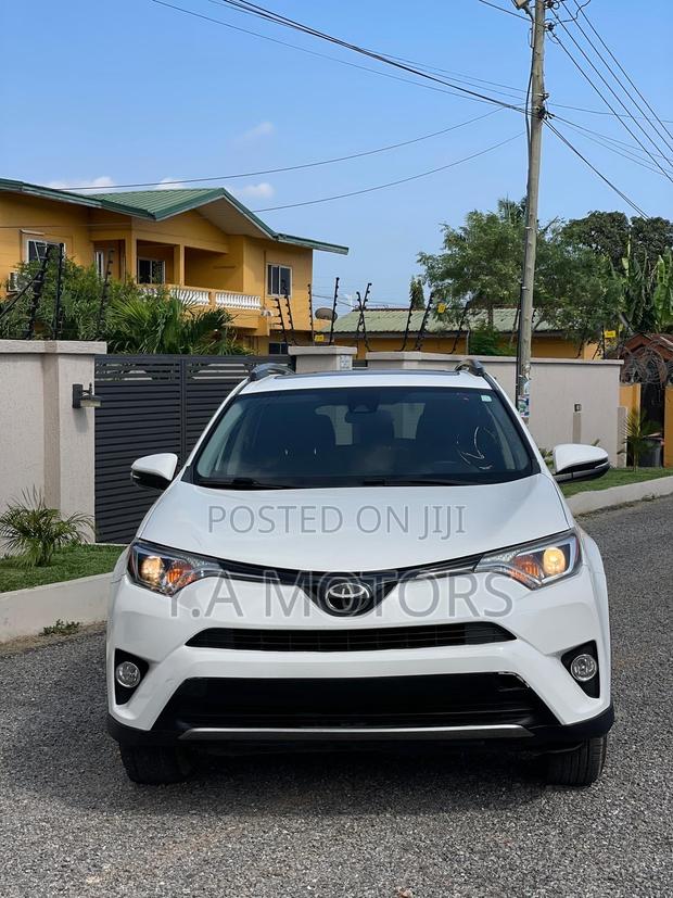 Toyota RAV4 2018 White