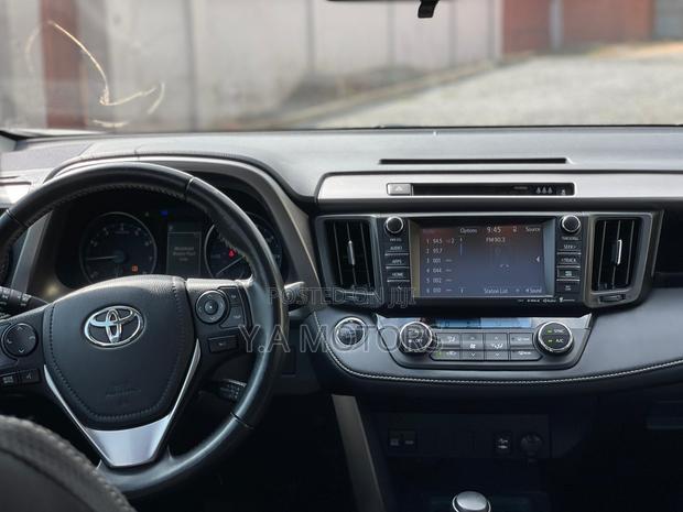 Toyota RAV4 2018 White