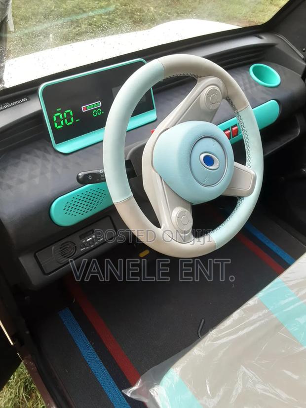 Mini Mini 2025 White