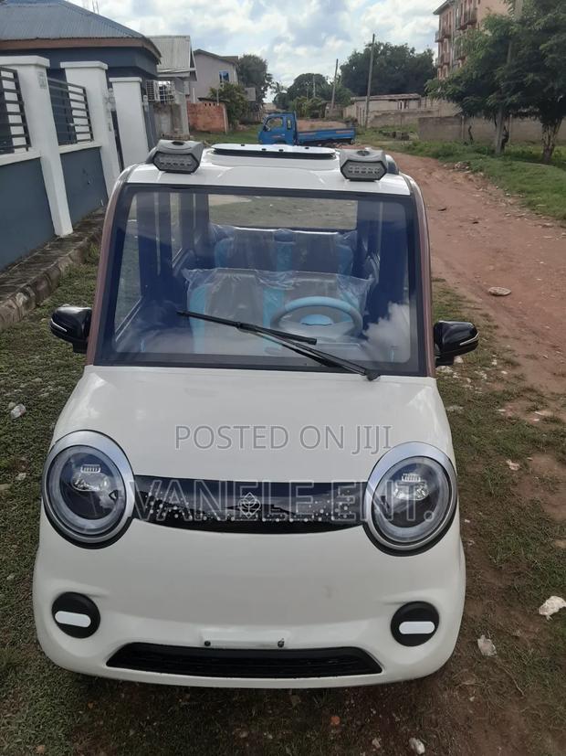 Mini Mini 2025 White