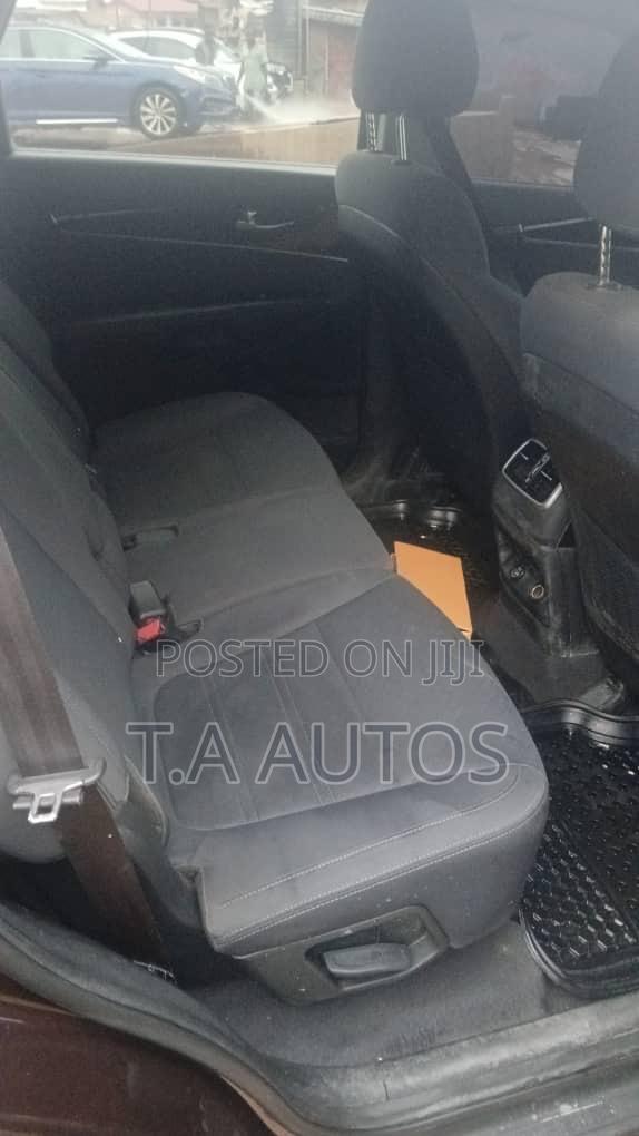 Kia Sorento 4dr SUV 2016 Brown
