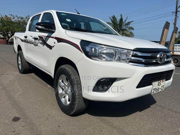 Toyota Hilux 2017 White