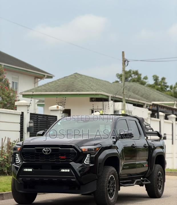 Toyota Tacoma 2025 Black