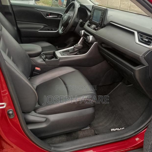 Toyota RAV4 2020 Red