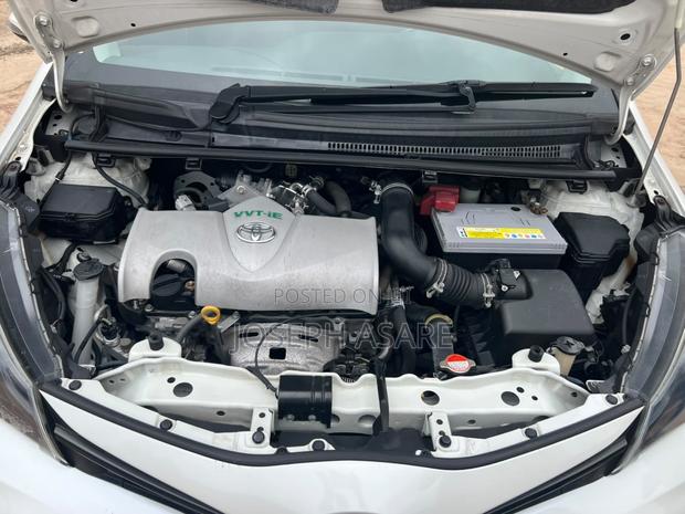Toyota Vitz 2015 White