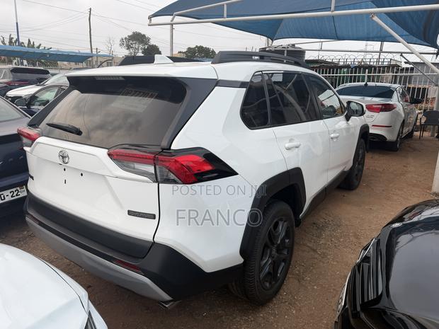 Toyota RAV4 Adventure AWD 2024 White
