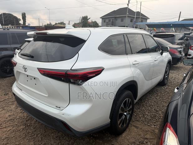 Toyota Highlander XLE 2022 White