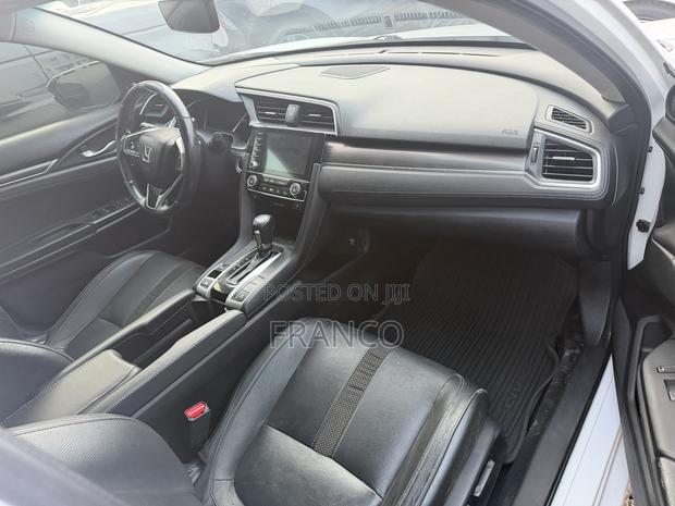 Honda Civic Touring Sedan 2019 White