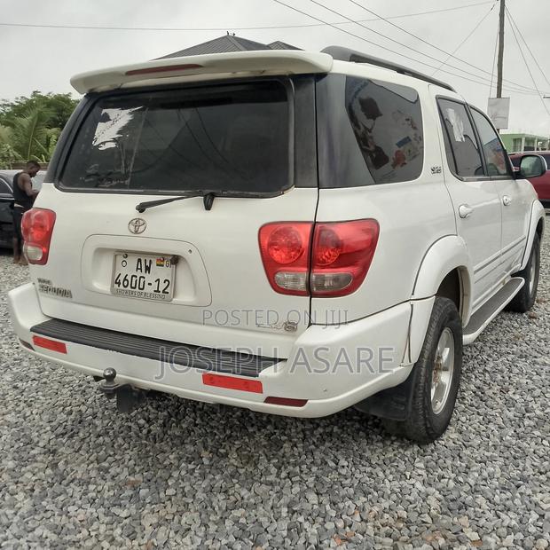 Toyota Sequoia 2004 White