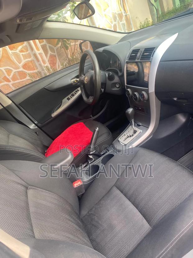 Toyota Corolla 2012 Gray