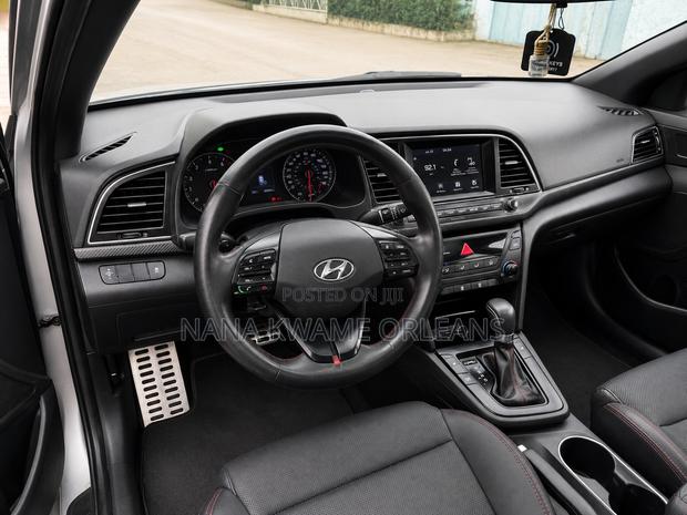 Hyundai Elantra 2018 Gray
