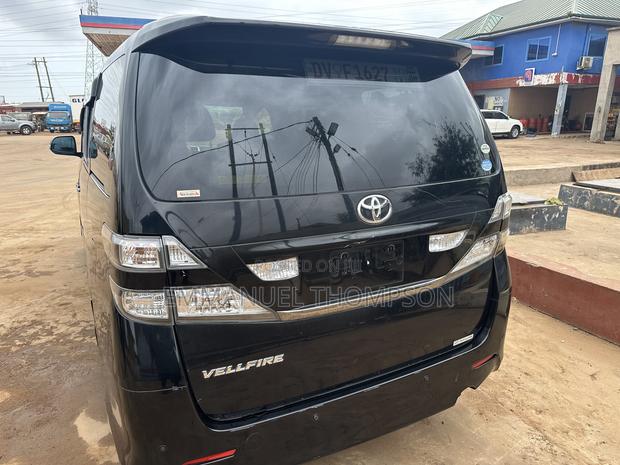 Toyota Vellfire Z 2.4 FWD 7-Seater 2010 Black