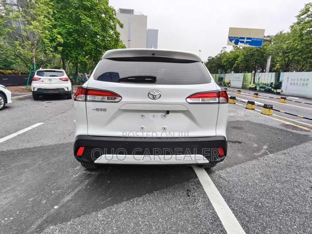 Toyota Corolla Cross 2024 White