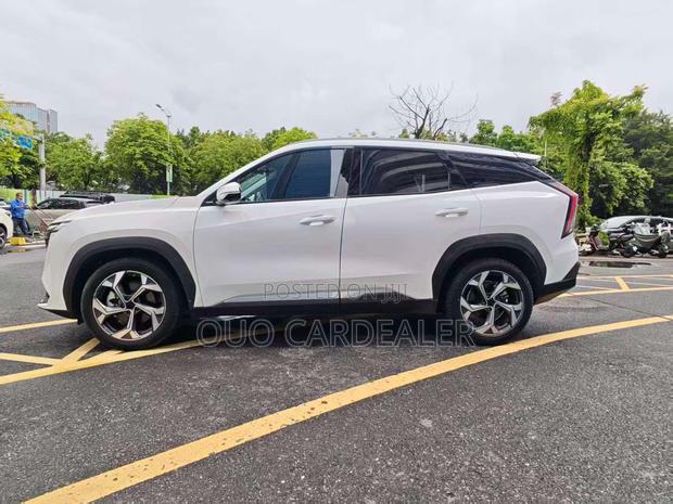 Geely Boyue 2024 White