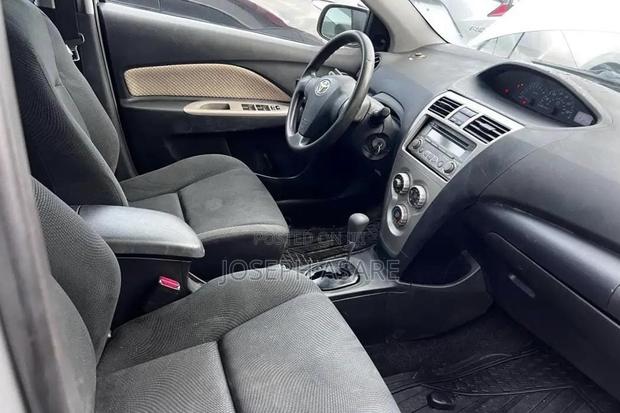 Toyota Yaris 2011