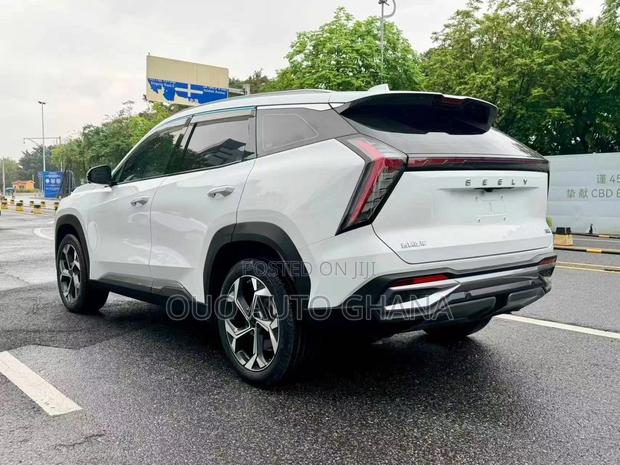 Geely Boyue 2023 White