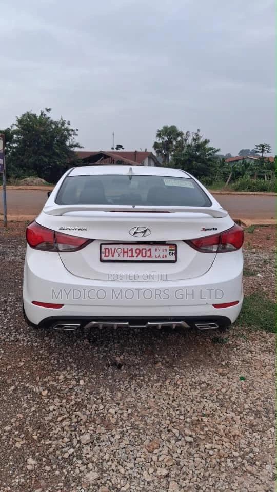 Hyundai Elantra SE 4dr Sedan (1.8L 4cyl 6A) 2014 White