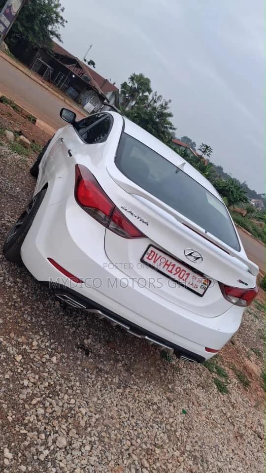Hyundai Elantra SE 4dr Sedan (1.8L 4cyl 6A) 2014 White