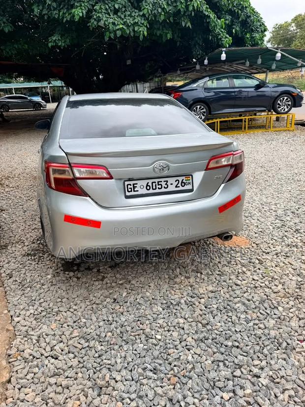 Toyota Camry 2014 Silver