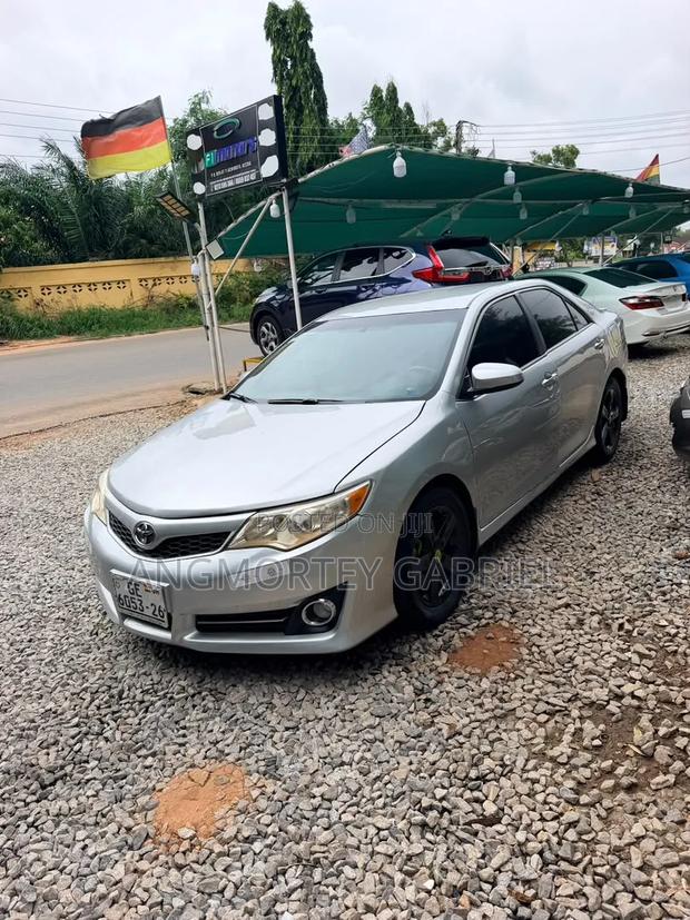 Toyota Camry 2014 Silver