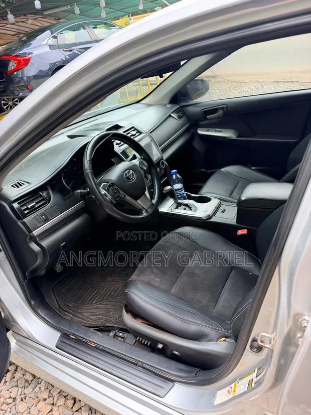 Toyota Camry 2014 Silver