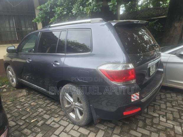 Toyota Highlander Limited 2012 Gray