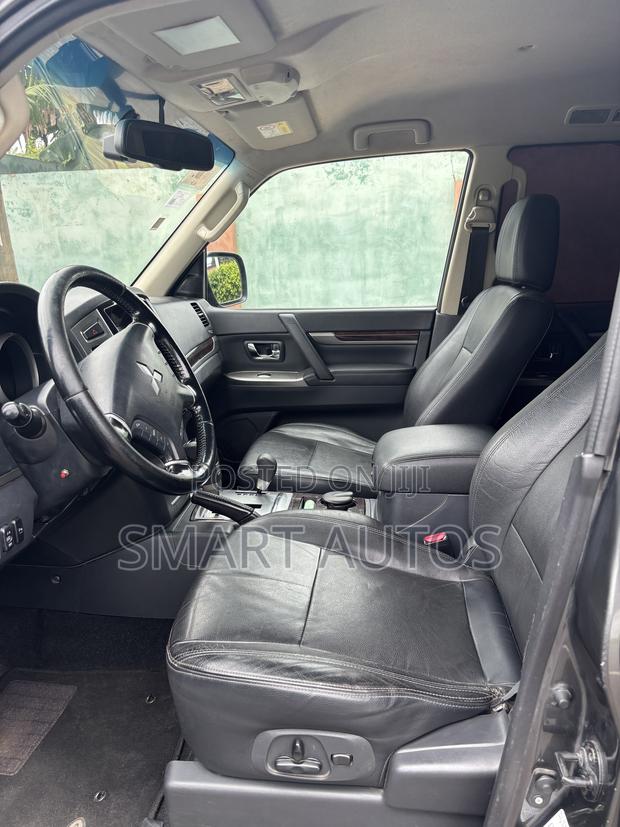 Mitsubishi Pajero V80 3.5 V6 GL/GLS 2021 Silver