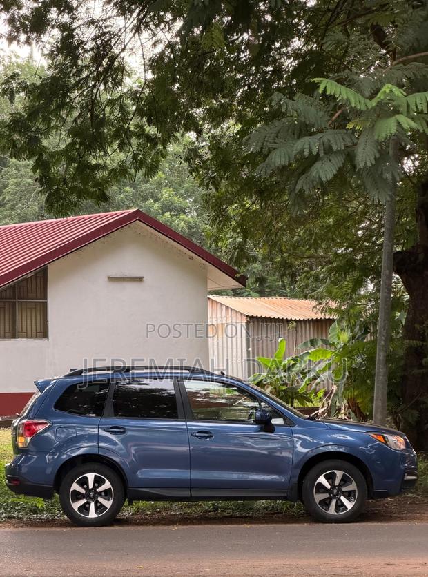 Subaru Forester 2.0XT Premium AWD 2017 Blue