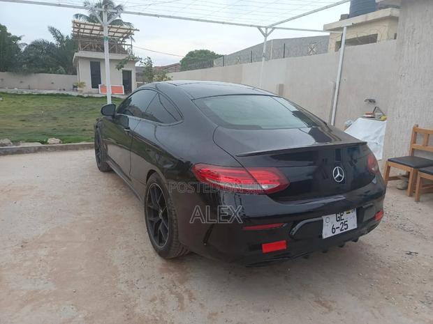Mercedes-Benz C300 2018 Black