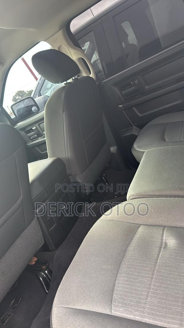 RAM 1500 2022 White