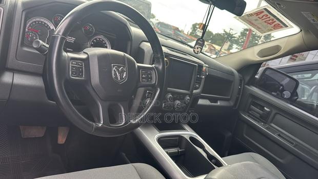 RAM 1500 2022 White