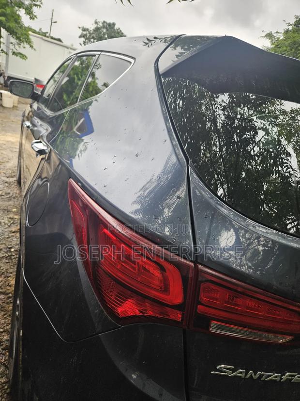 Hyundai Santa Fe 2016 Gray