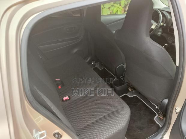 Toyota Vitz 1.0 FWD 5dr 2015 Brown
