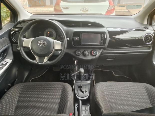 Toyota Vitz 1.0 FWD 5dr 2015 Brown